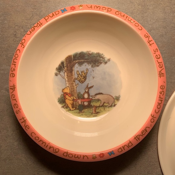 Classic Winnie the Pooh plastic plate, bowl and sippy cup - Picture 4 of 16